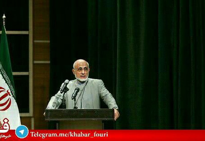 میرسلیم در جمع دانشجویان مازندران گفته است که به نفع کسی از انتخابات کنارهگیری نمیکند